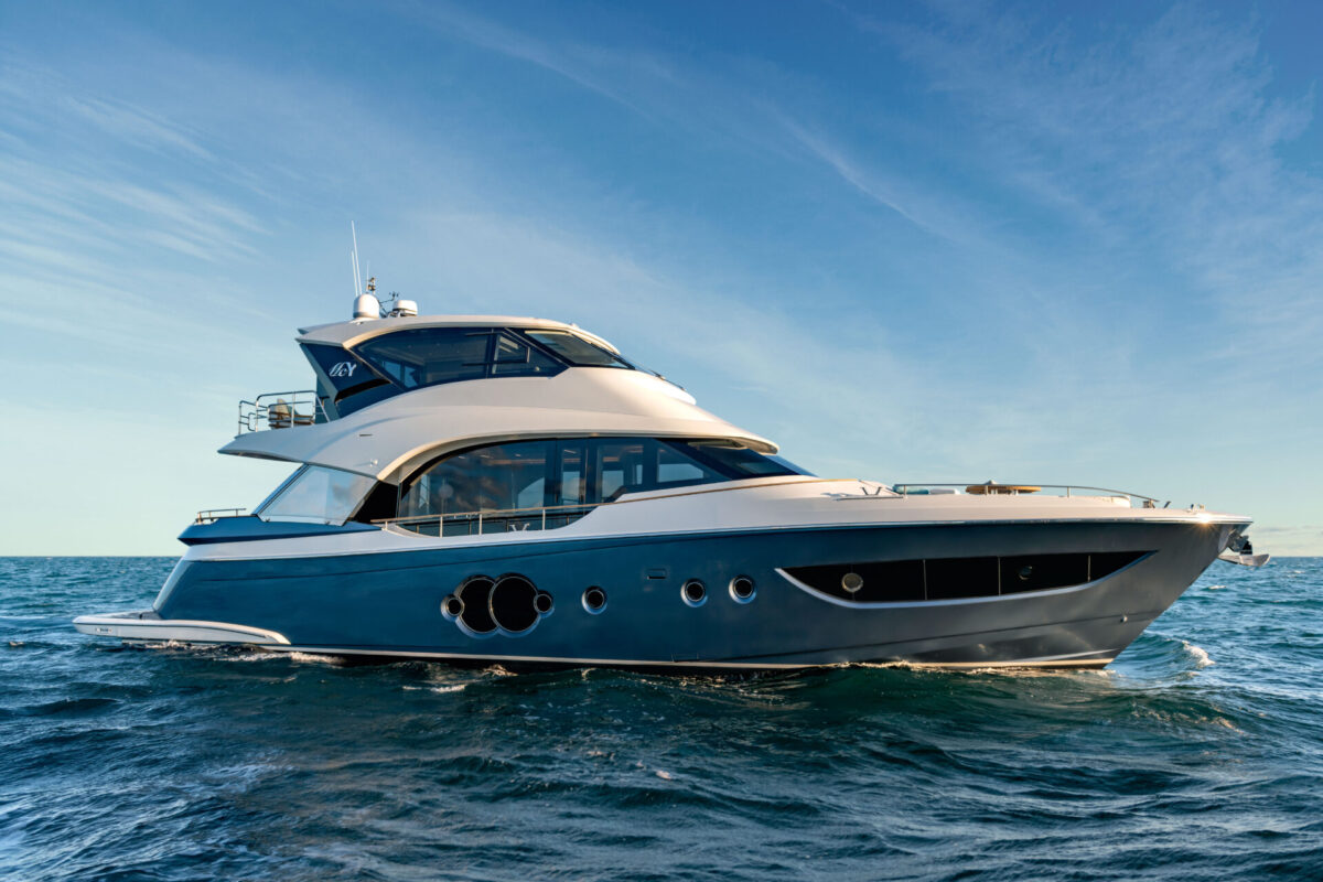 monte carlo yachts mcy 70 skylounge 