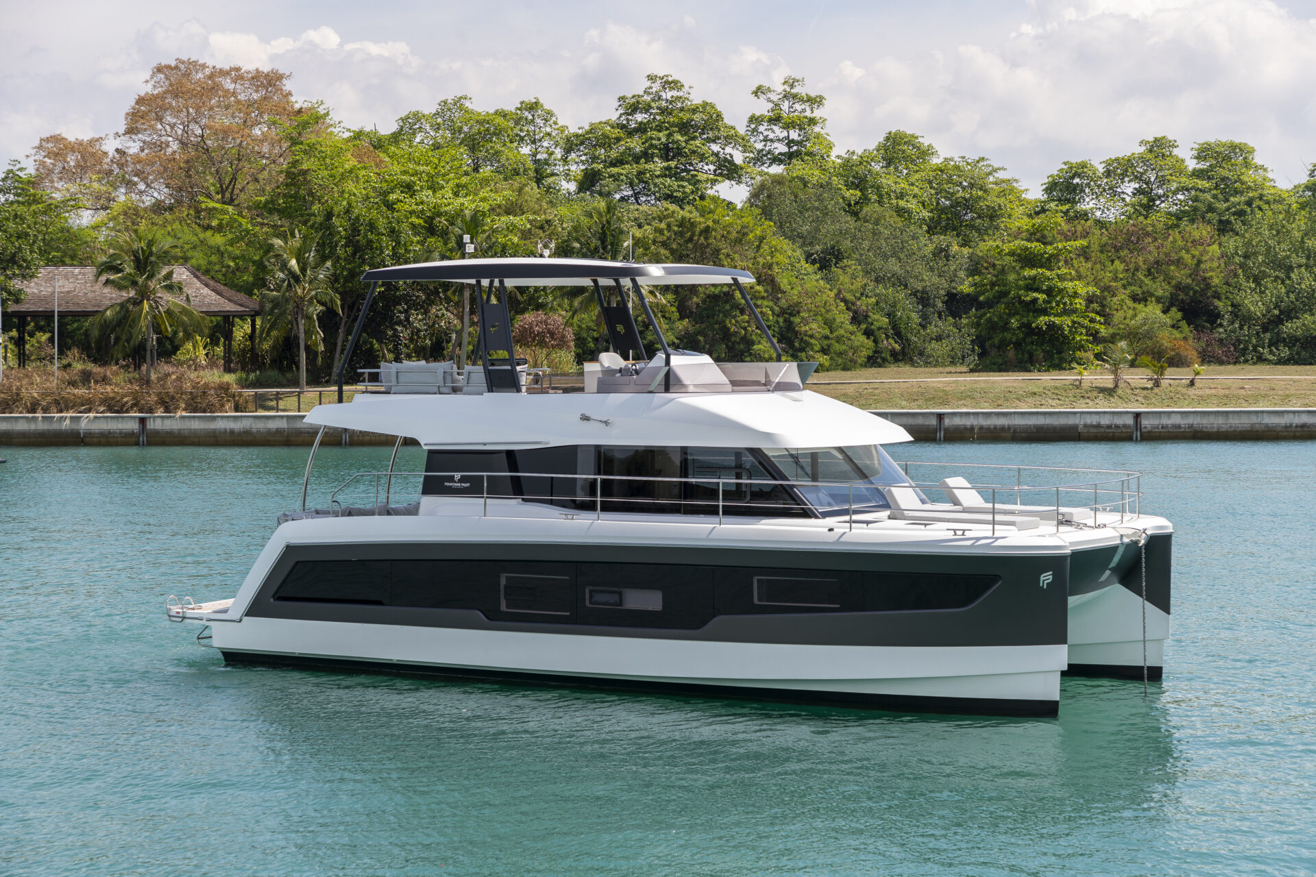 , Fountaine Pajot MY5 coming soon!